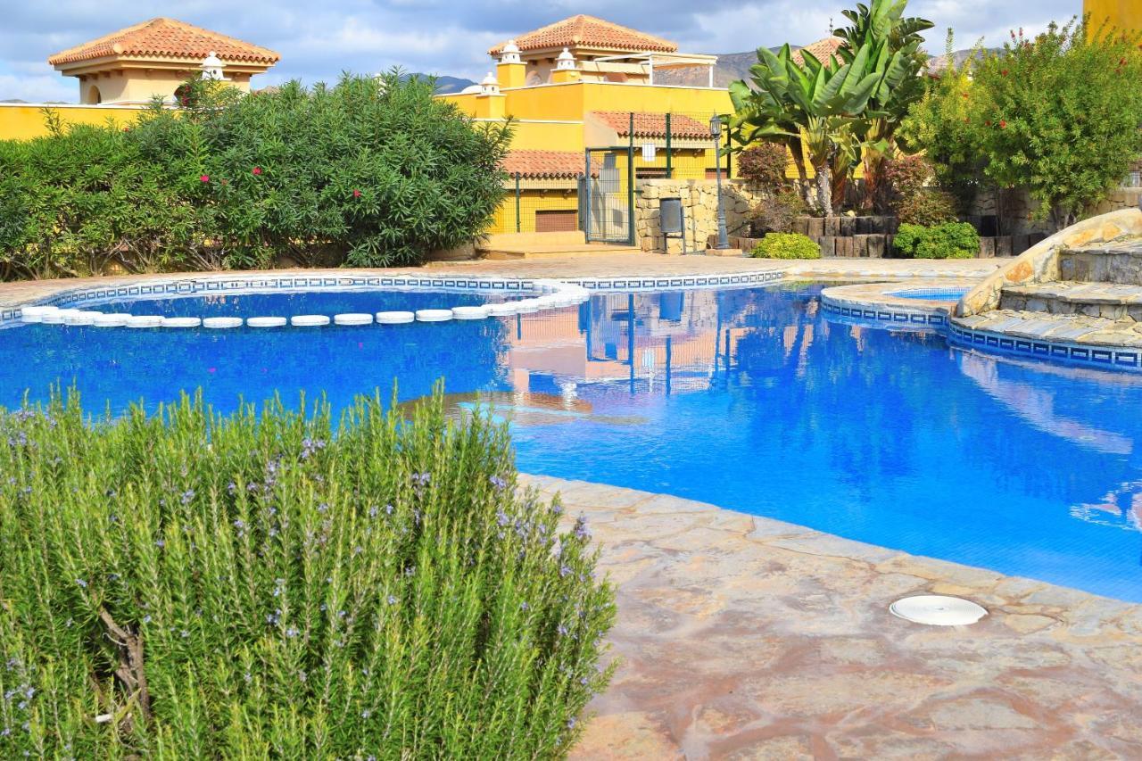 Apartamento Con Hermoso Jardin Y Ac Исла Плана Екстериор снимка